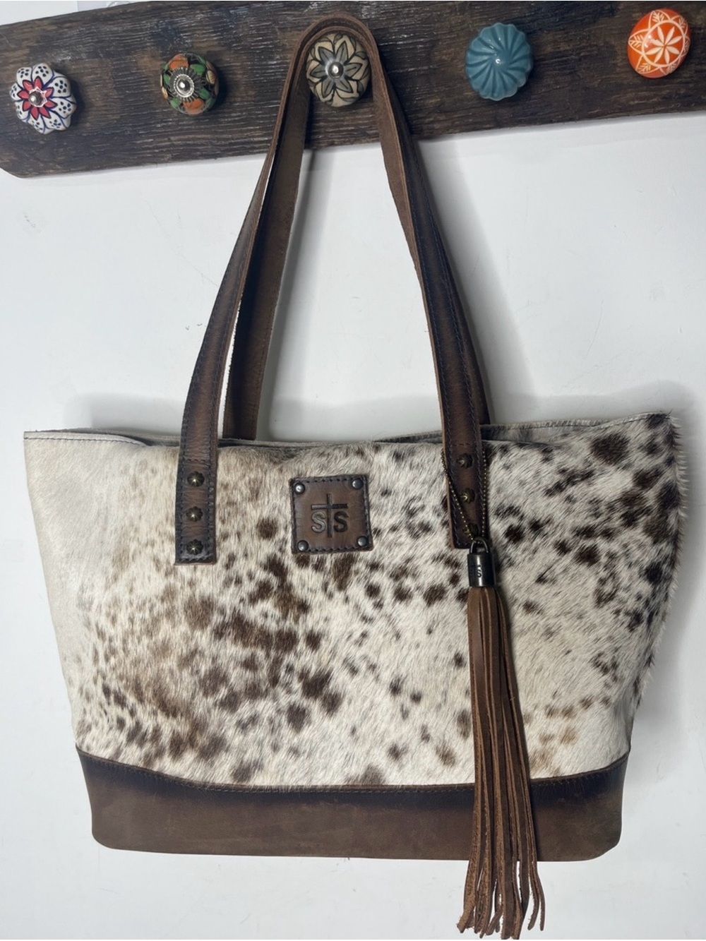 STS Ranchwear Brown & Cream Spotted Hair-on-Hide Tote with Leather Tassel - Picture 2 of 13